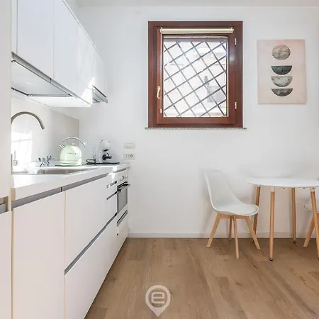Estay - Emerald Appartement